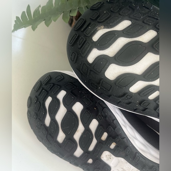 Nike Revolution 6 men’s 14 sneaker shoes black white DC 3728-003 - Picture 11 of 15